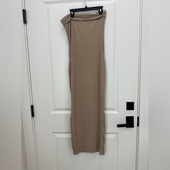 Women’s Summer Bodycon Maxi Ribbed Strapless Tube Dress - Picture 3 of 7